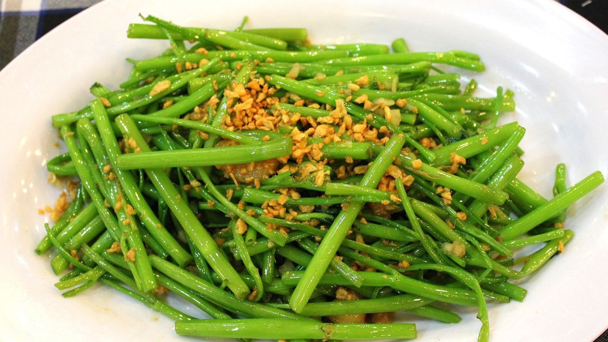 Rau Muống Xào Tỏi Phi Băm
